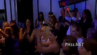 Hardcore Party Mit Arschfick Und Blowjob