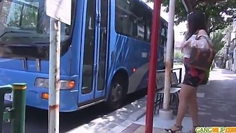 パブリックな日本のオーラルセックスと千夏との内射精