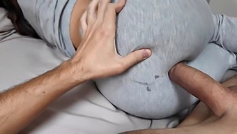 Překvapivé Sexuální Setkání Mezi Nevlastní Matkou A Jejím Nevlastním Synem